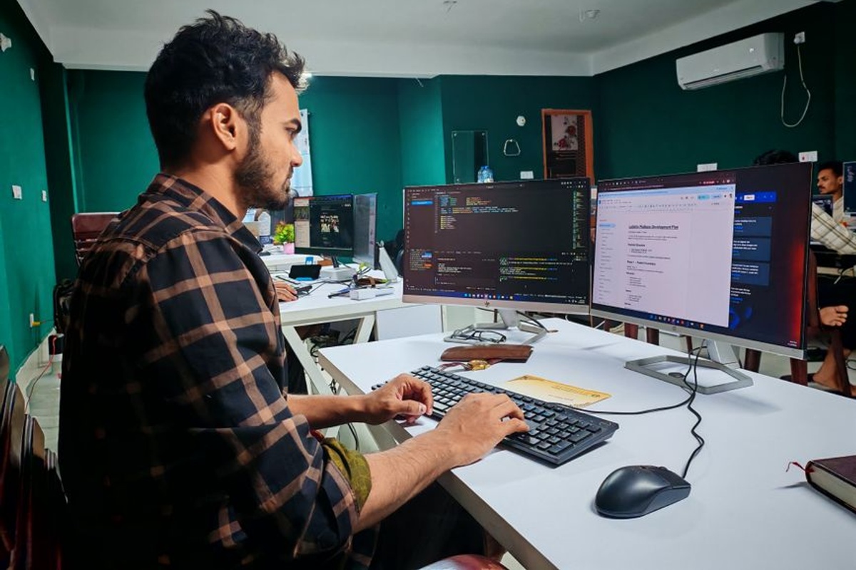 La revision de codigo por IA redefine el desarrollo de software - Fotografía destacada Infinitum Agencia