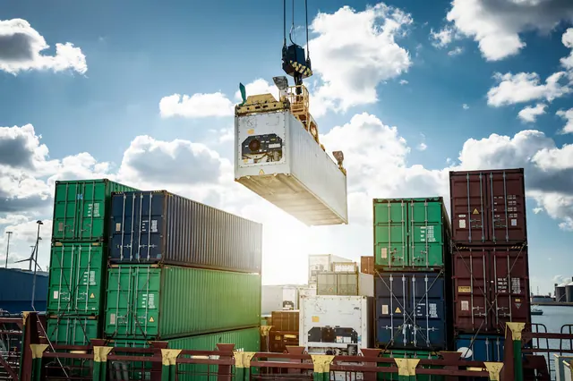 Contenedores de carga, logística de importación y distribución mayorista en Venezuela