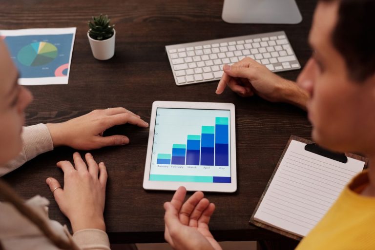 Antes de Contratar un Auditor SEO: Cómo Saber Qué Estás Pagando y Evitar Reportes Automáticos